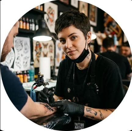 Dlaczego tatuator pobiera zadatek? Wyjaśniamy szczerze