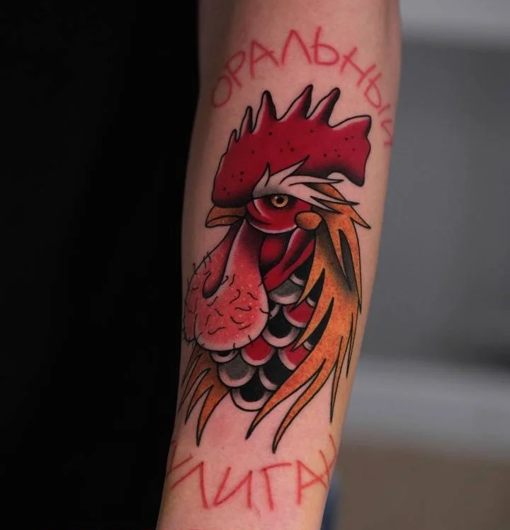 Żelbetowa klasyka: Biomechanika Old Schoolu i dlaczego to najpewniejsza inwestycja w skórę (Analiza od TattooHub, Warszawa)